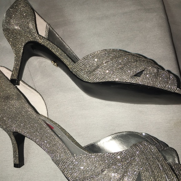 Shoes - Picture 2 of 7